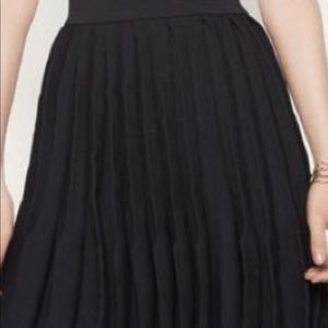 Black Knit Pleated Skirt - 3 (US Medium)